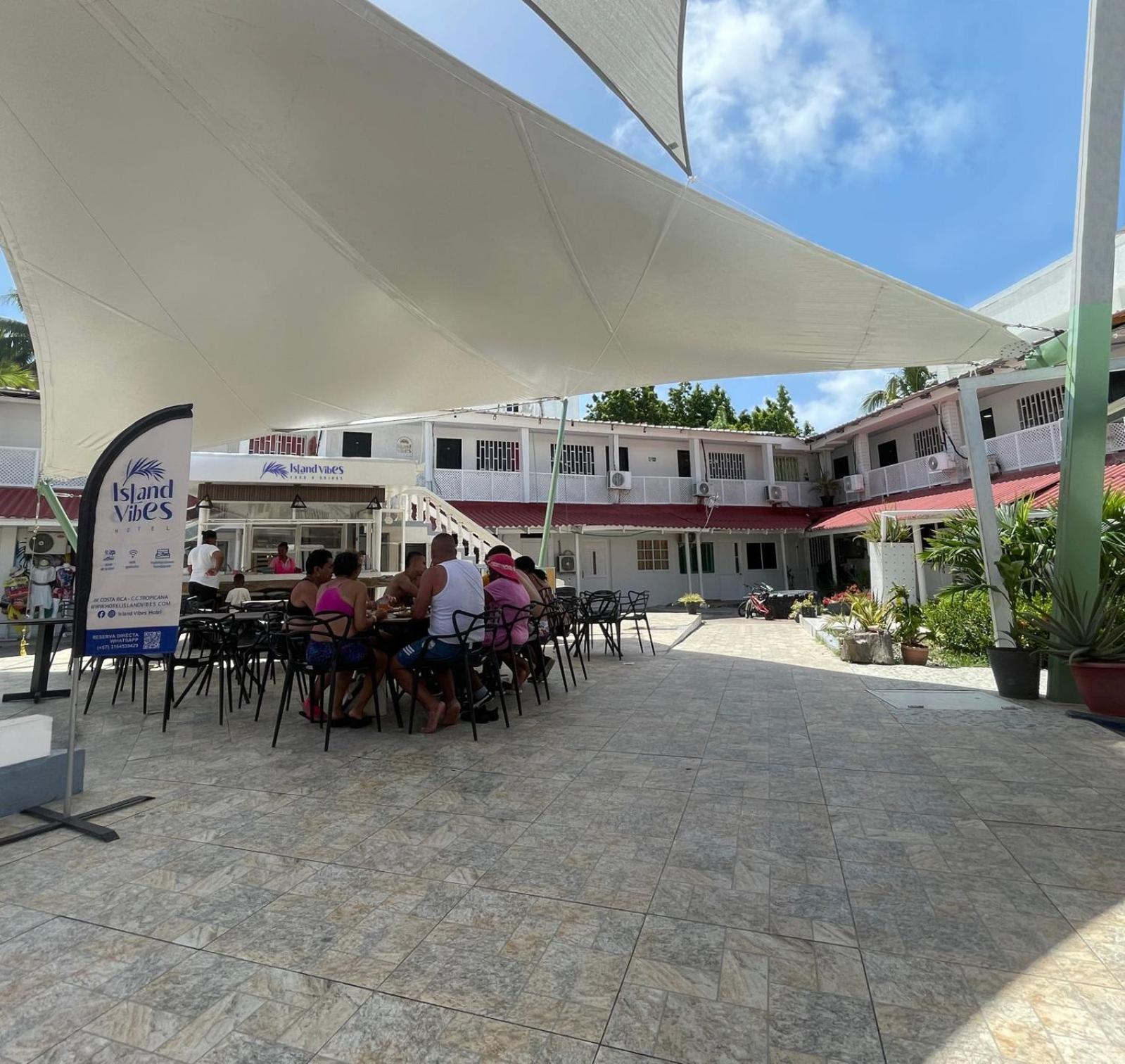 Hotel Island Vibes
